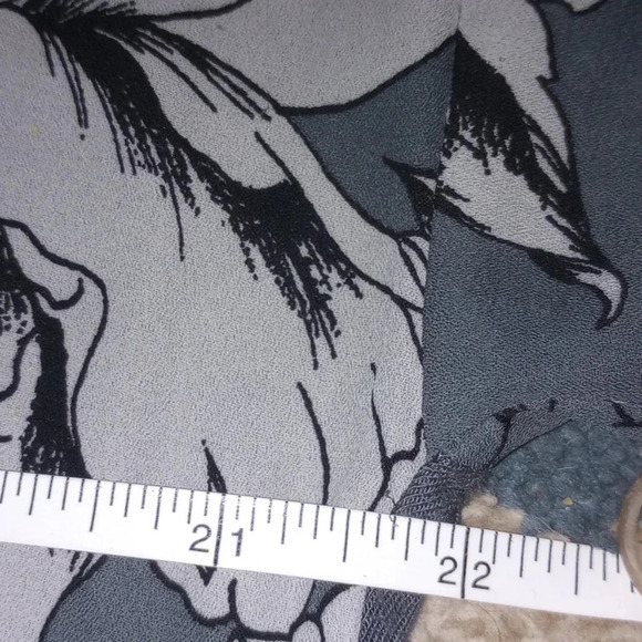 Maurices Size L Woman's T shirt Blouse - Picture 3 of 5